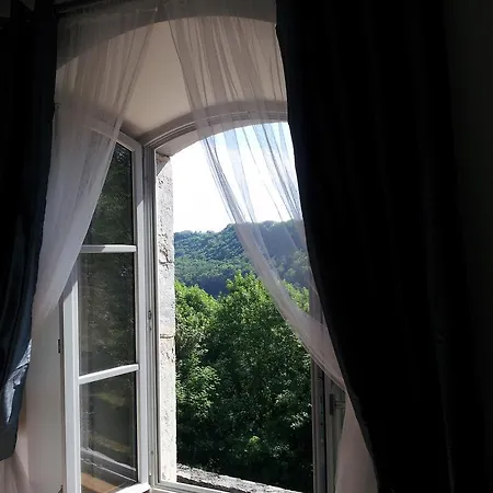 Bed & Breakfast La Tour Charlemagne *