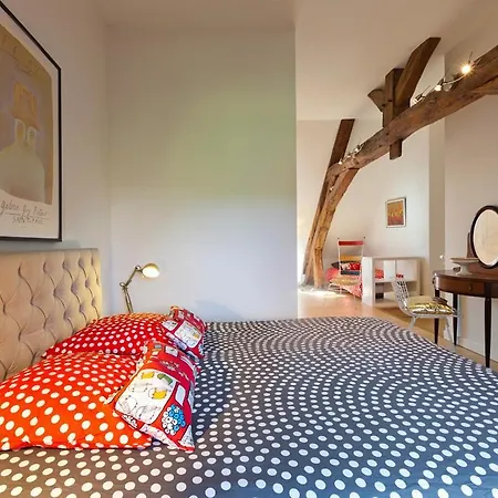 Bed & Breakfast La Tour Charlemagne *